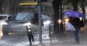 Βροχές και καταιγίδες στο μεγαλύτερο μέρος της χώρας: Πού θα σημειωθεί επεισόδιο βροχόπτωσης κατηγορίας 3