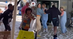 Ο Travis Scott έσυρε το χορό στο Μεγανήσι: Τα βίντεο που έγιναν viral σε λίγα λεπτά (vid)