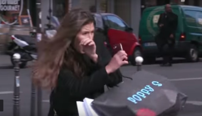 Απίστευτη καμπάνια έχει στόχο να σταματήσουν οι πεζοί να περνάνε με κόκκινο! (vid)