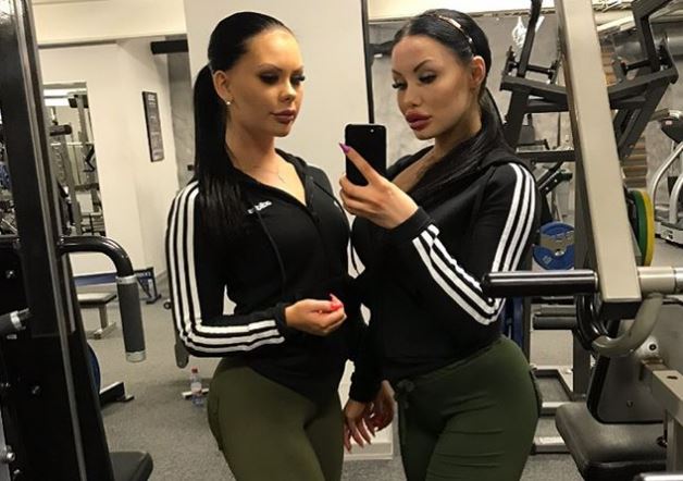 ÎÏο ÏÎ¯Î»ÎµÏ Îκαναν ÏλαÏÏικÎÏ Î³Î¹Î± να μοιάζοÏ
ν με δίδÏ
Î¼ÎµÏ (pics & vid)