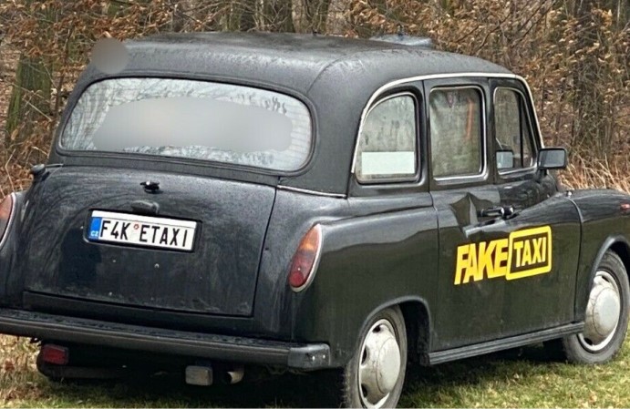 Αγγελια για μερακλήδες: Πωλείται το γνήσιο Fake Taxi (pics & vid)