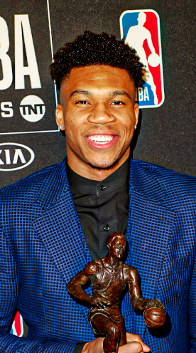 ΓΙΑΝΝΗΣ ΑΝΤΕΤΟΚΟΥΝΜΠΟ