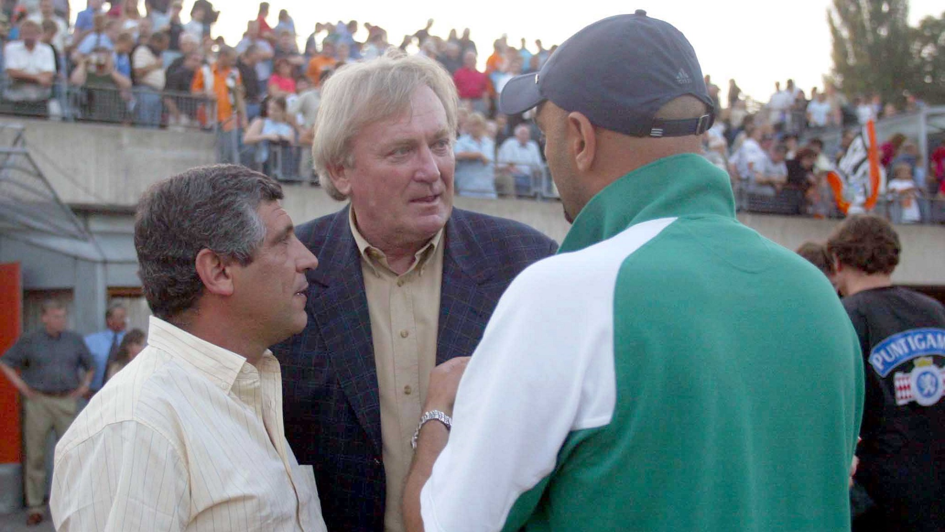 Ο Οσιμ με τον Σάντος και τον Βέλιτς 