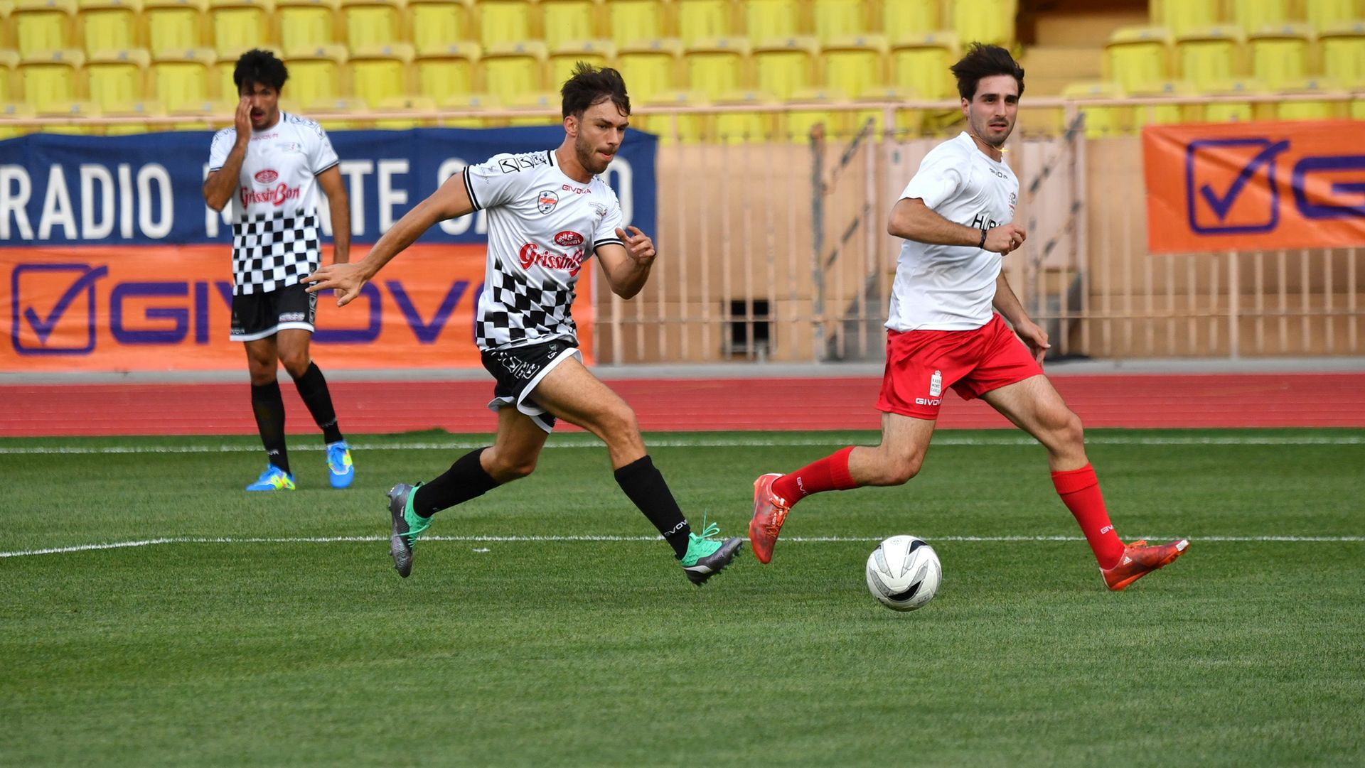 Ο Πιερ Γκασλί αγωνίζεται με τη Nazionale Piloti