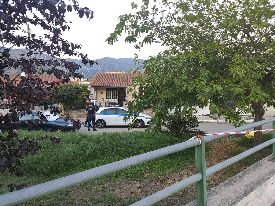 Περιπολικό σε έγκλημα στον Βόλο