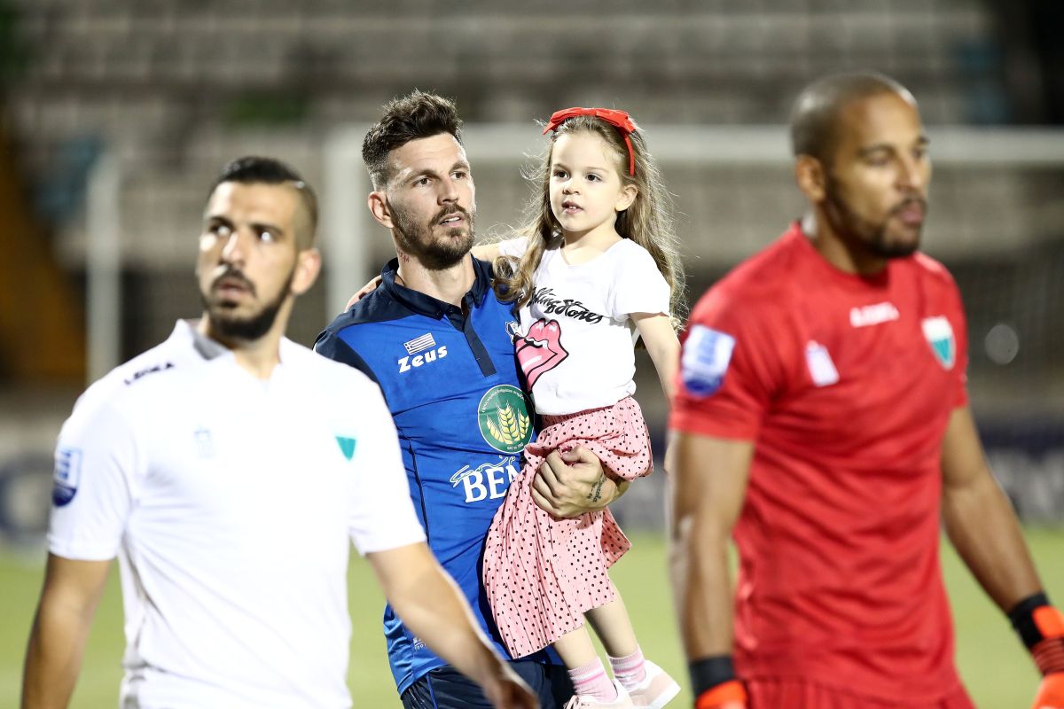 Ο Βαγγέλης Μάντζιος με την κόρη του