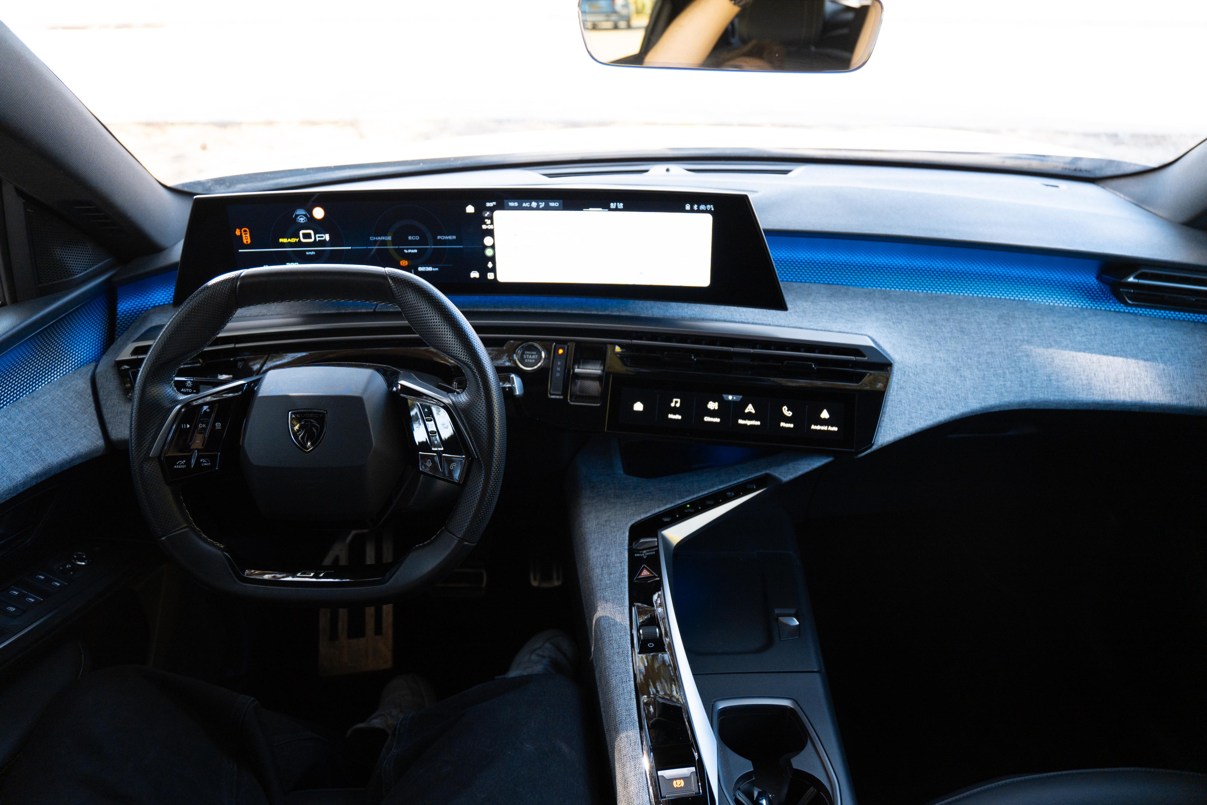 Peugeot E-5008