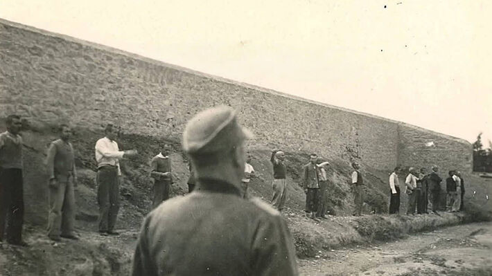 Πρωτομαγιά του 1944 μπροστά στο εκτελεστικό απόσπασμα