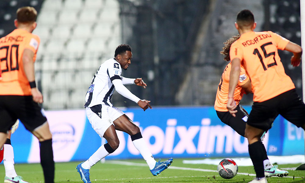 Ο Μπάμπα Ράχμαν σκοράρει