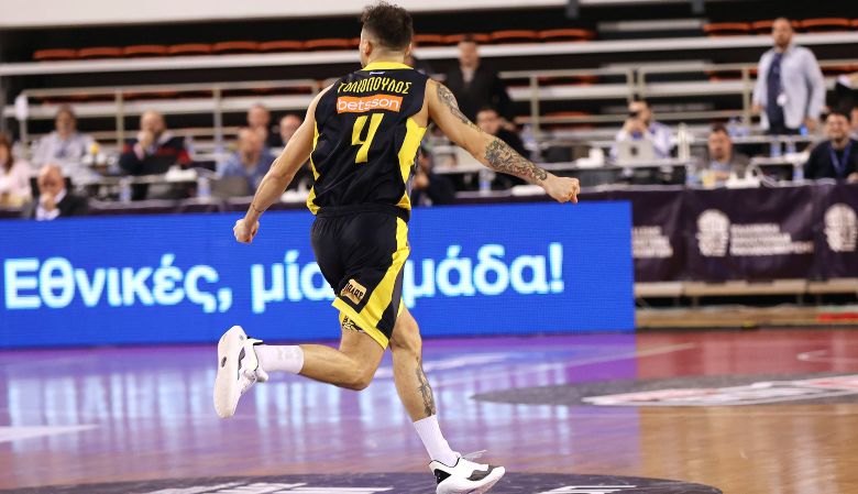 Ο Τολιόπουλος