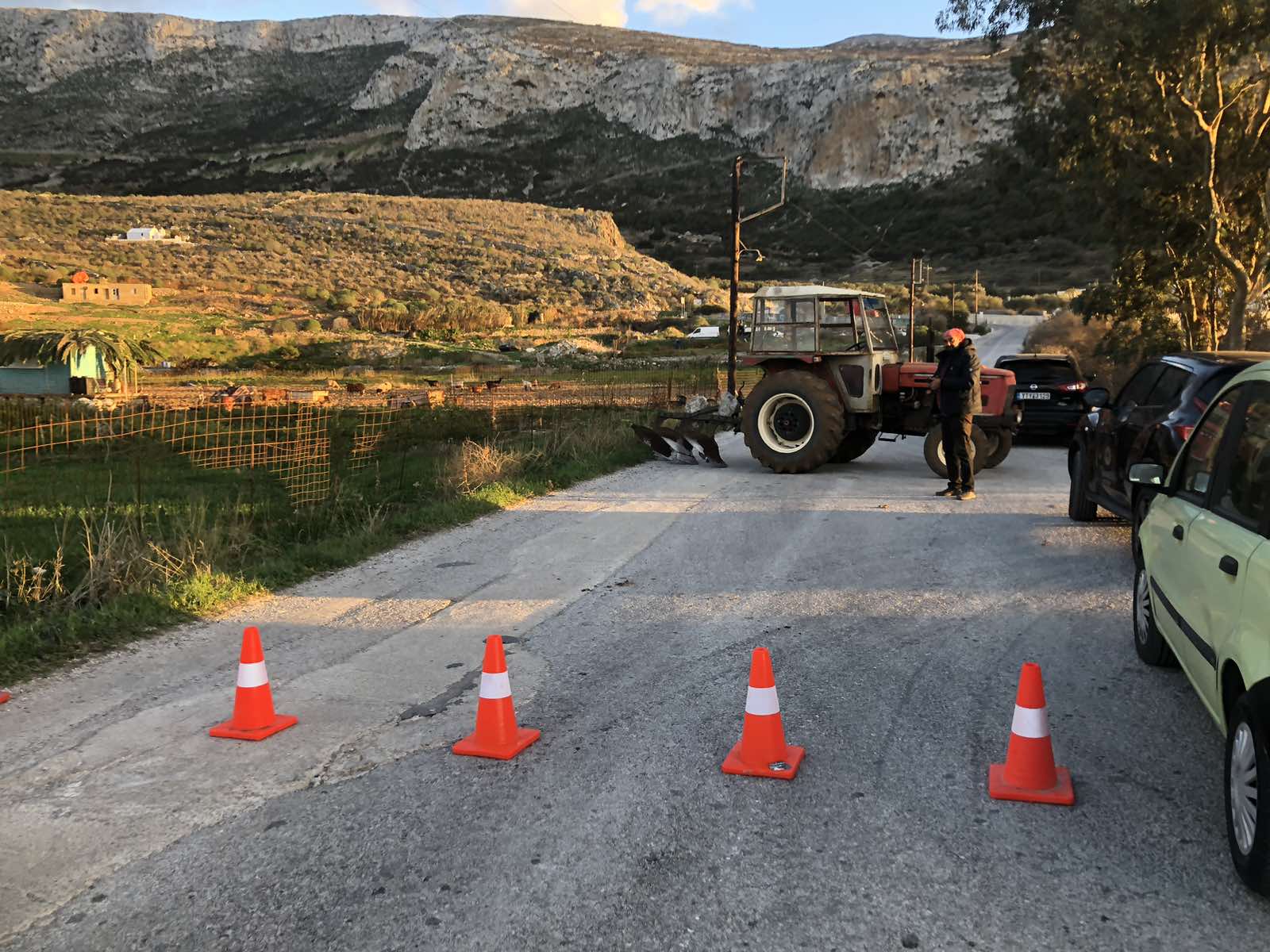 Μπλόκο αγρότη στην Αμοργό 2