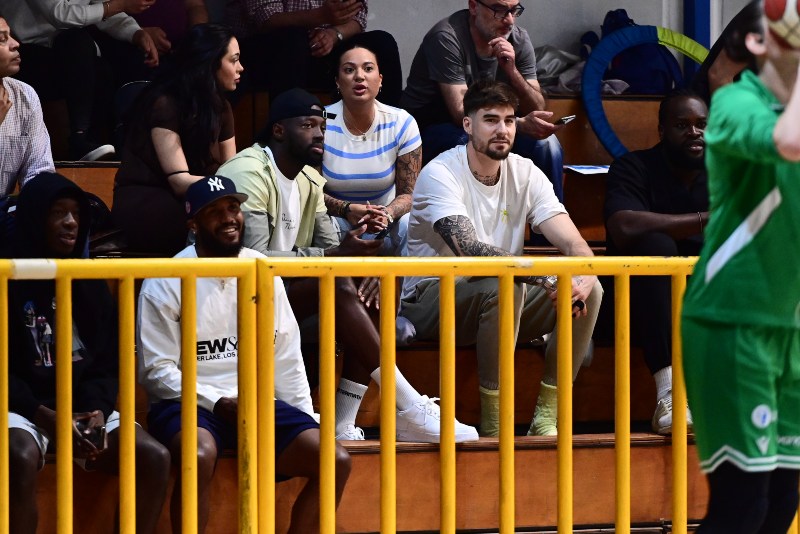 Ο Χουάντσο με τον Γκραντ, τον Μπαρτ, και τον Μπράιαντ