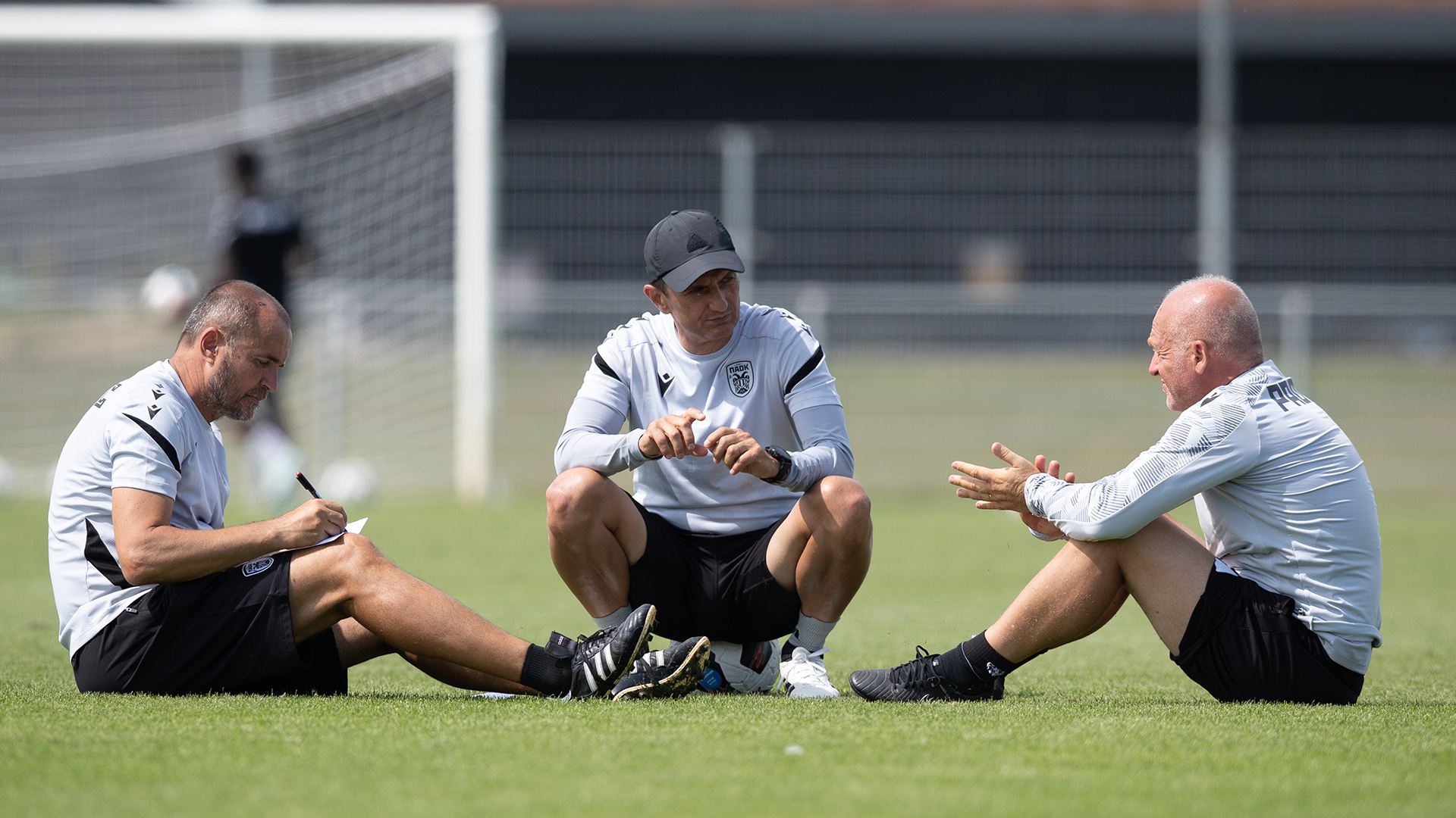 Ο Ραζβάν Λουτσέσκου στην Ολλανδία