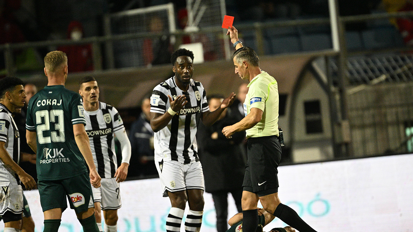 Η αποβολή Μεϊτέ από Σιδηρόπουλο