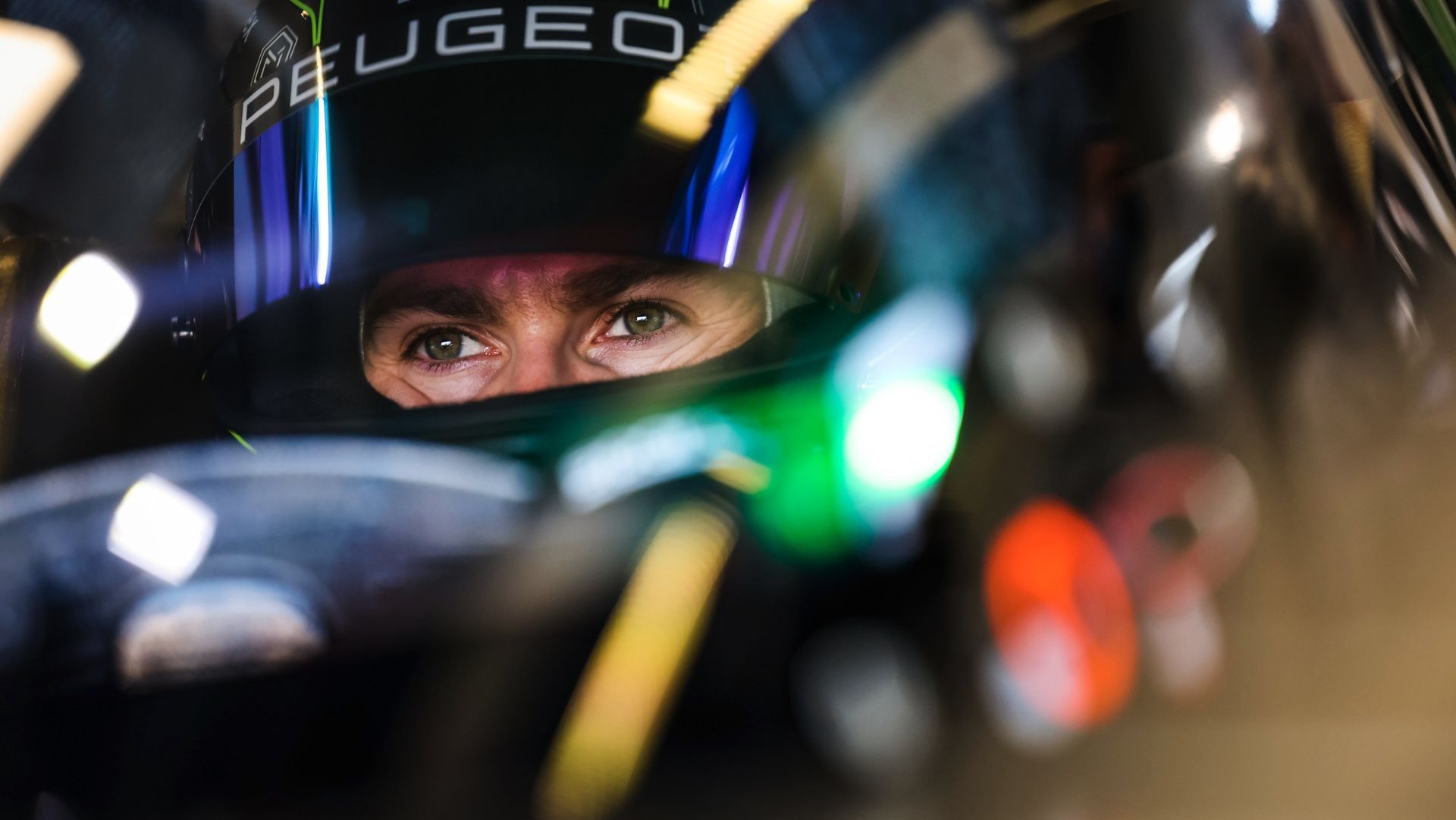 Γκουστάβο Μενέζες