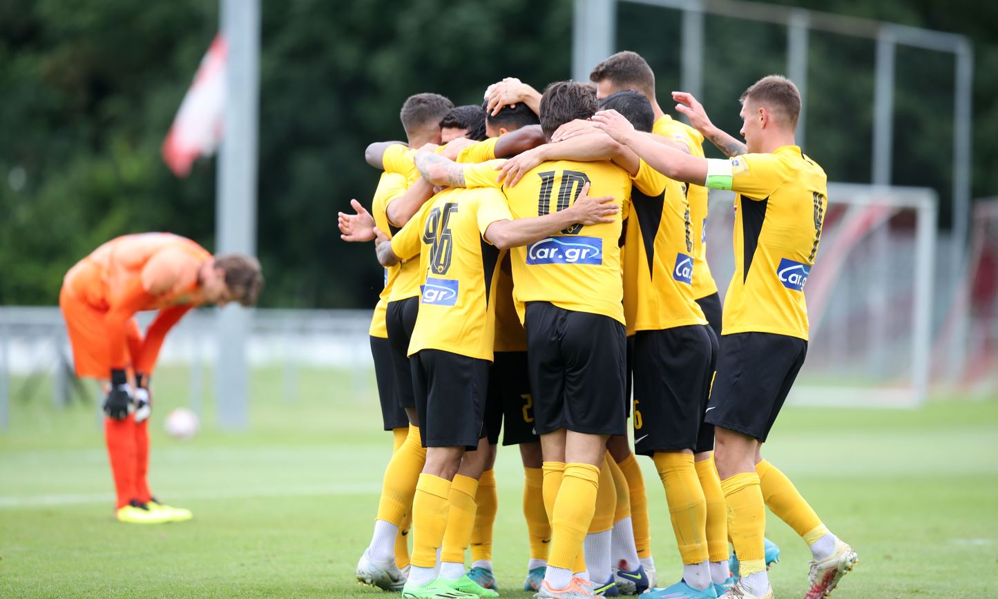 Πανηγυρισμοί της ΑΕΚ σε φιλικό