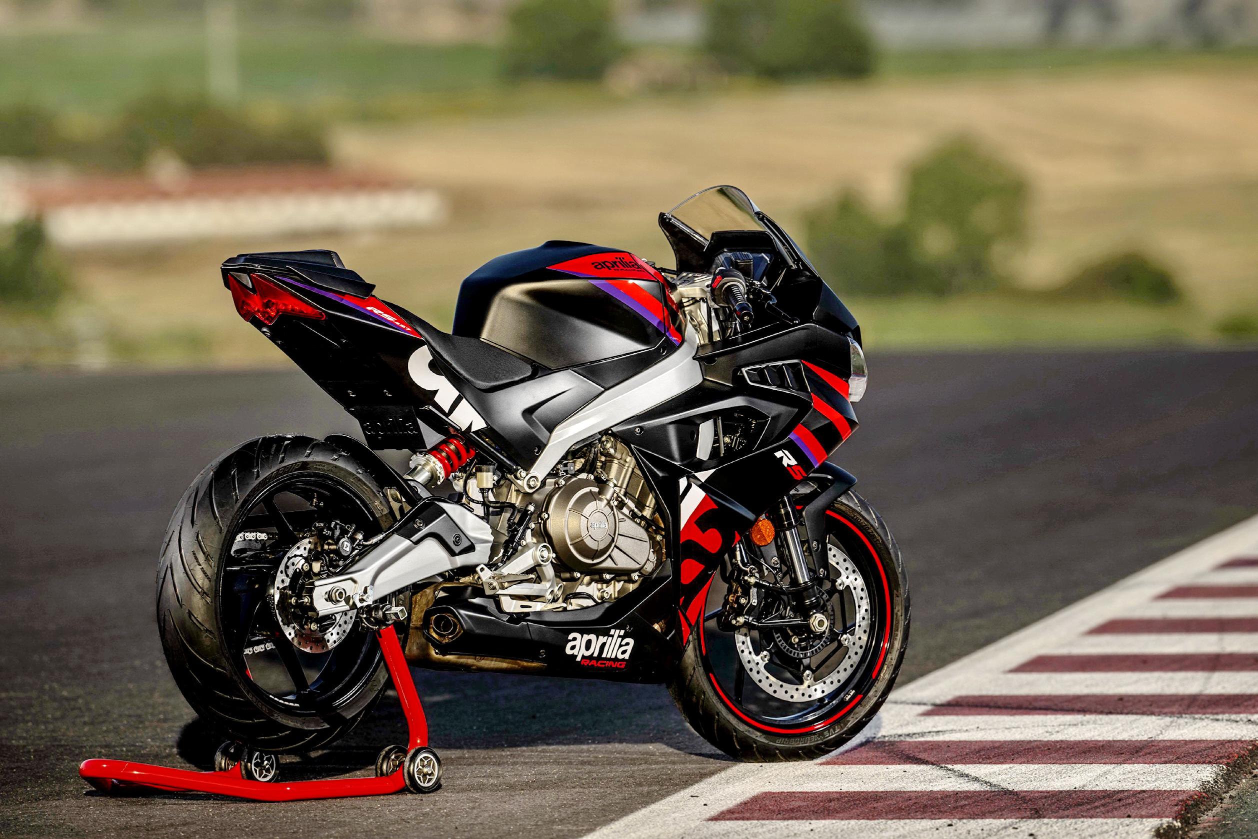 Aprilia RS457