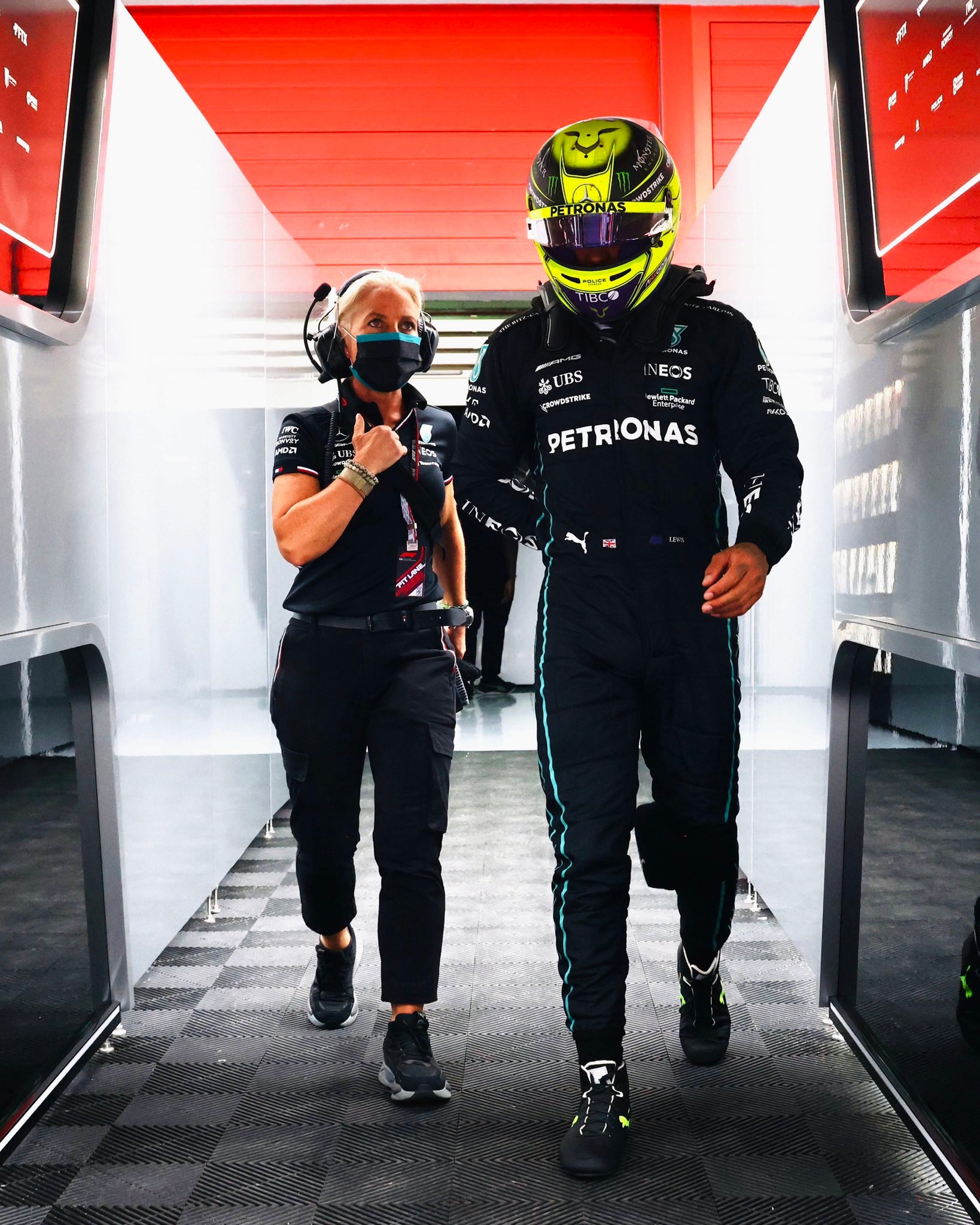 Η Αντζελα Καλεν και ο Λιούις Χάμιλτον