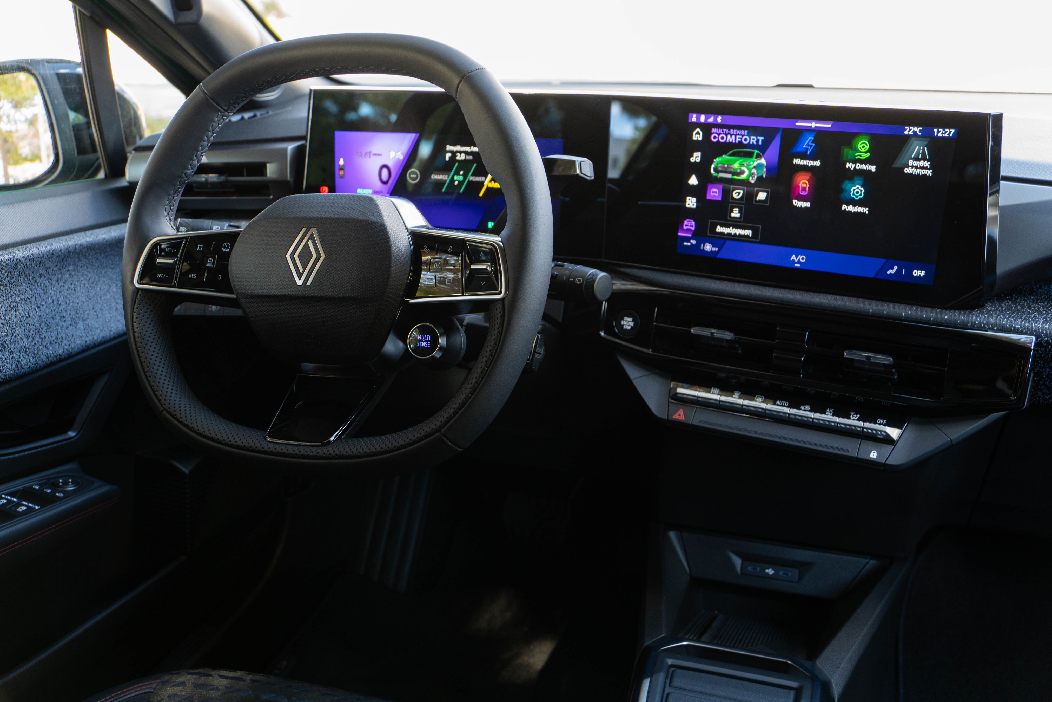 Renault Clio vs Toyota Yaris