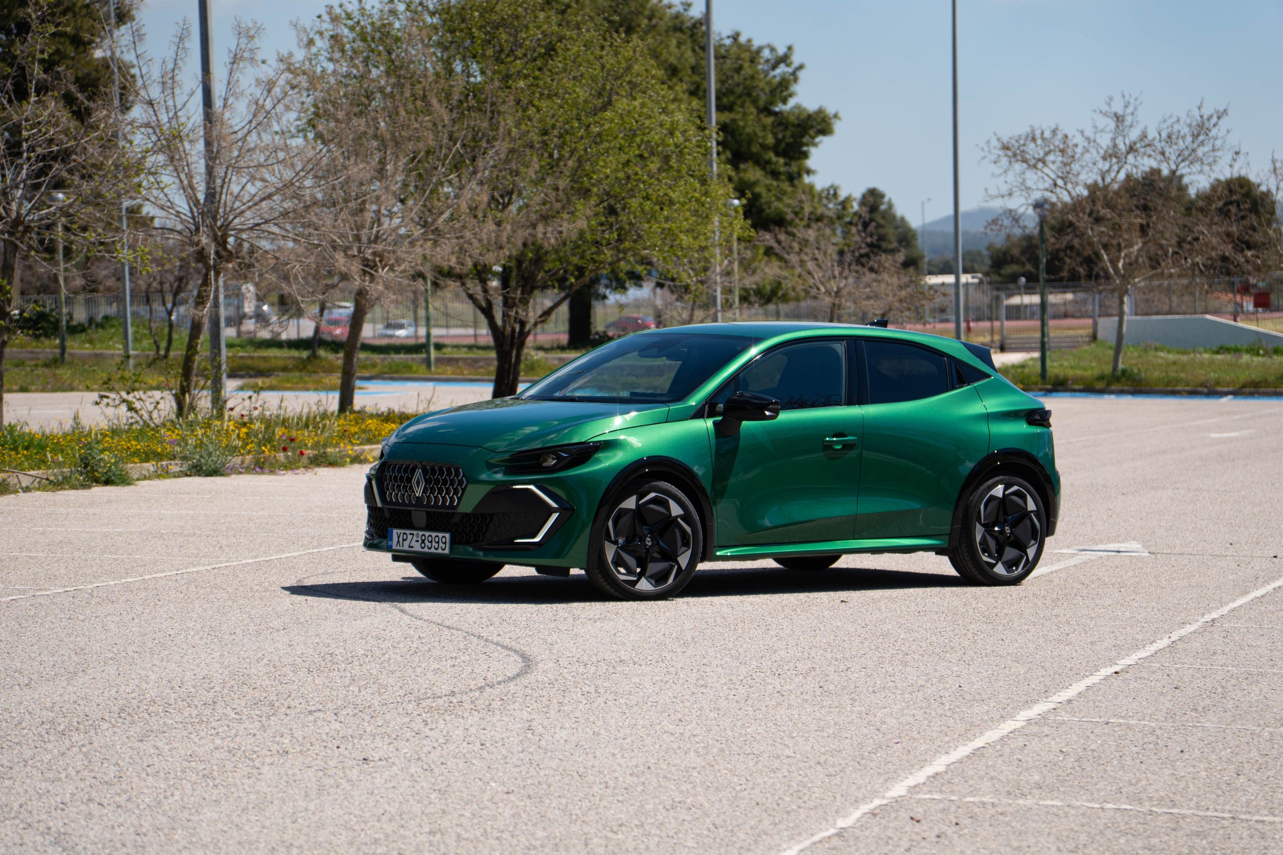 Renault Clio vs Toyota Yaris