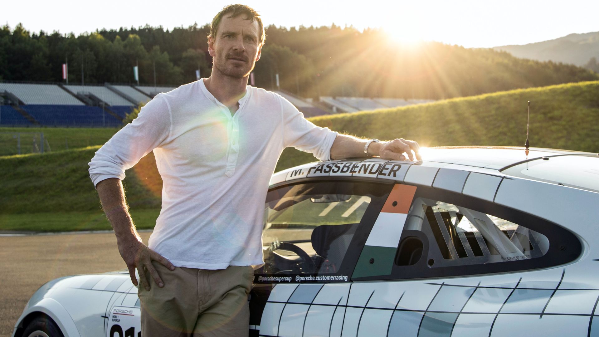 ​Μάικλ Φασμπέντερ [Click and drag to move] ​