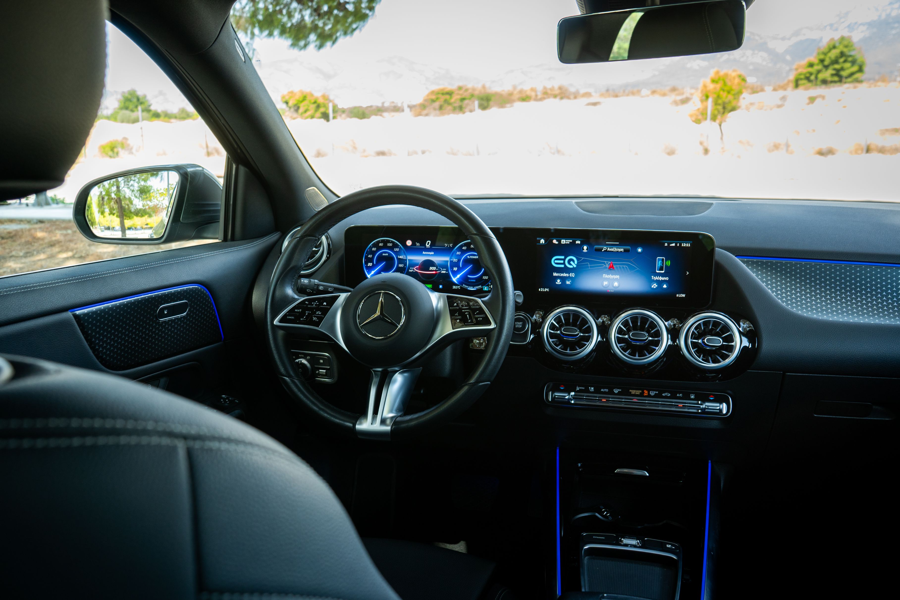 Mercedes EQA vs Volco EX40