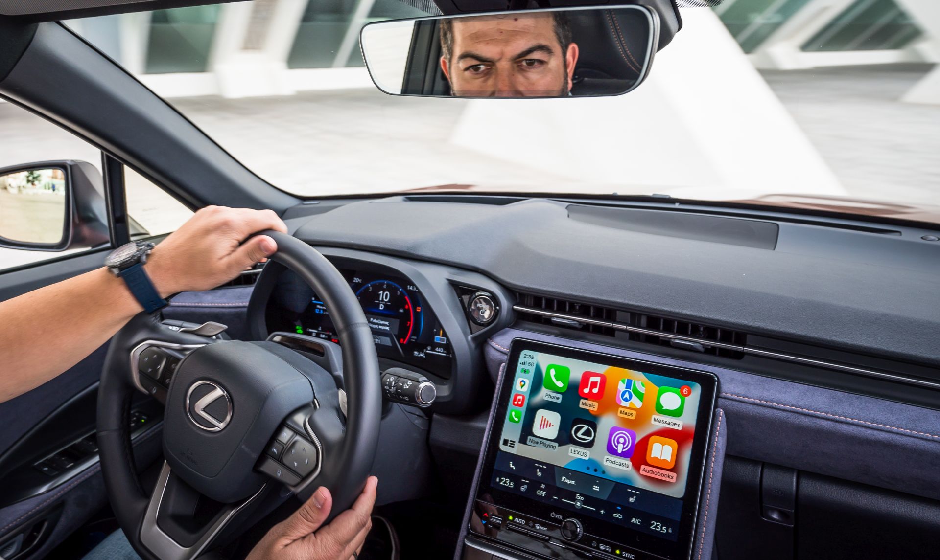 Οδηγήσαμε το νέο Lexus LBX στη Βαλένθια