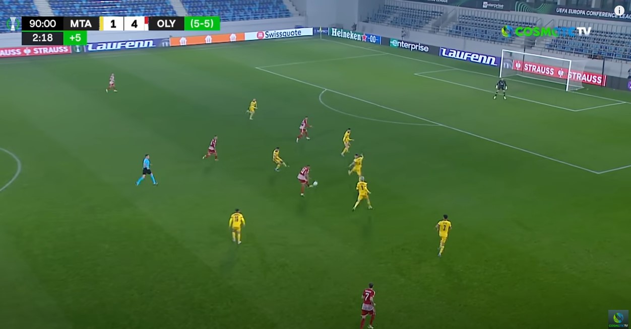 Η πάσα του Ελ Αραμπί στον Γιόβετιτς