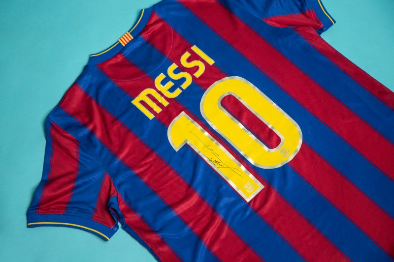 Messi signed shirt