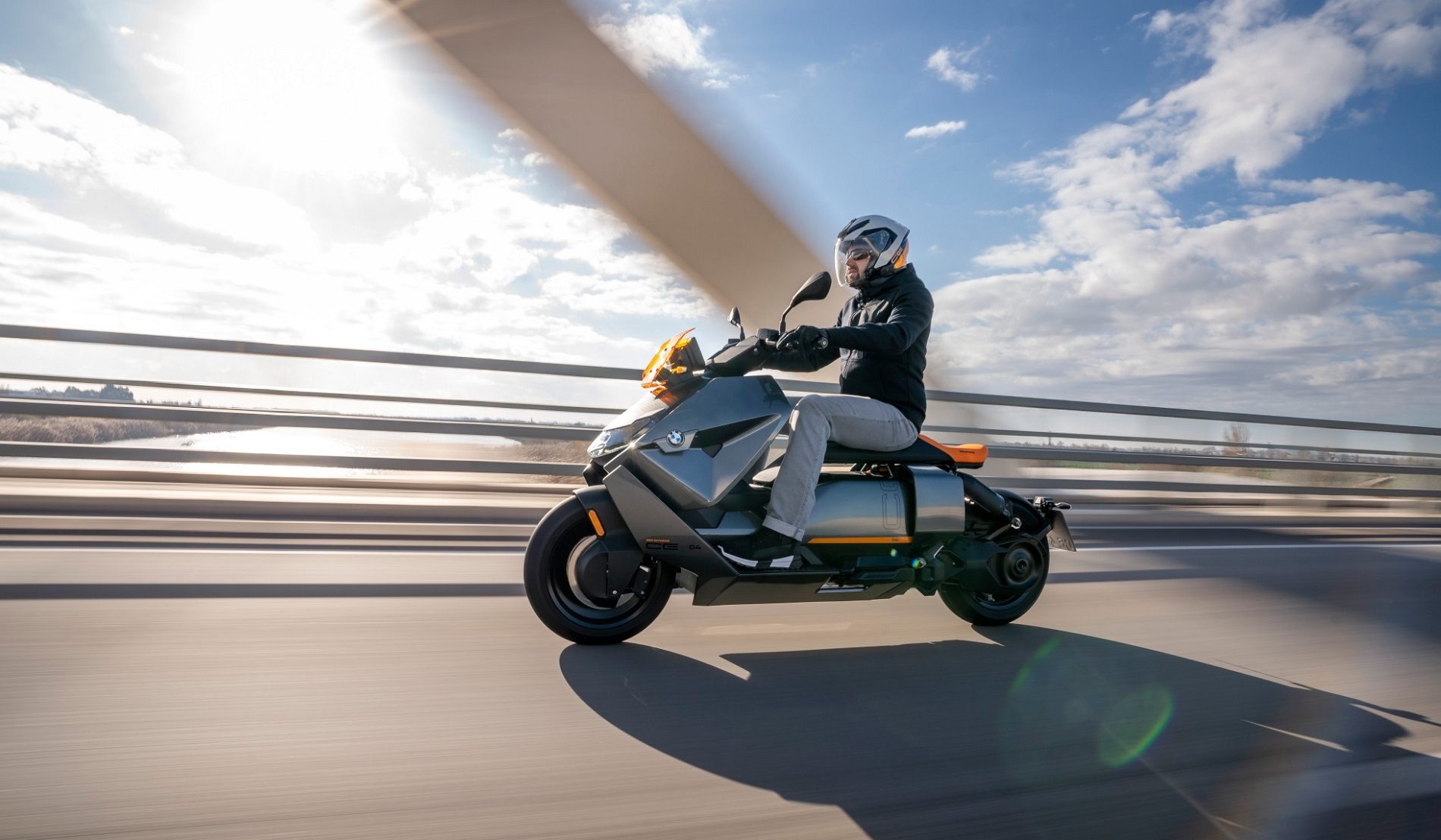BMW CE 04