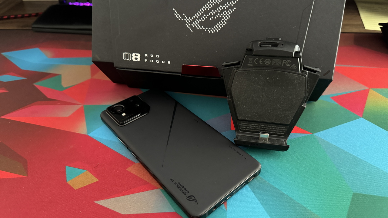 ASUS ROG Phone 8