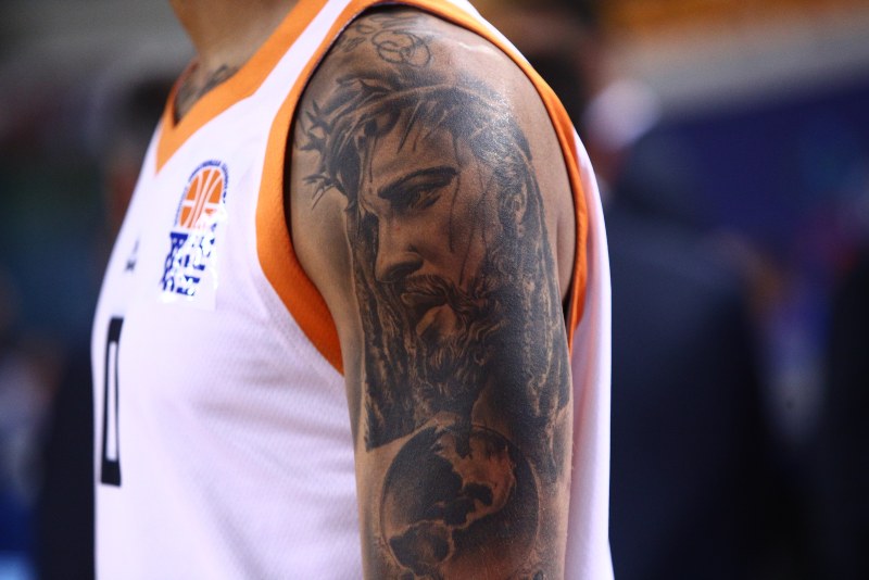 Τα τατουάζ του Καμ Ρέινολντς.