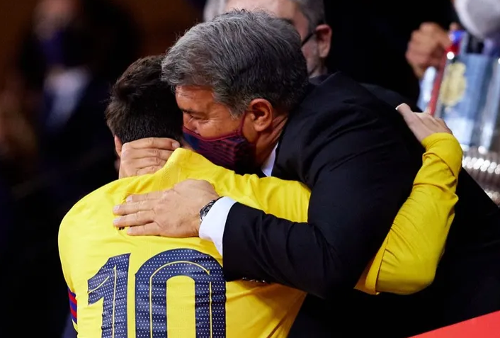 Η αγκαλιά του Λαπόρτα έπαιξε τον ρόλο της