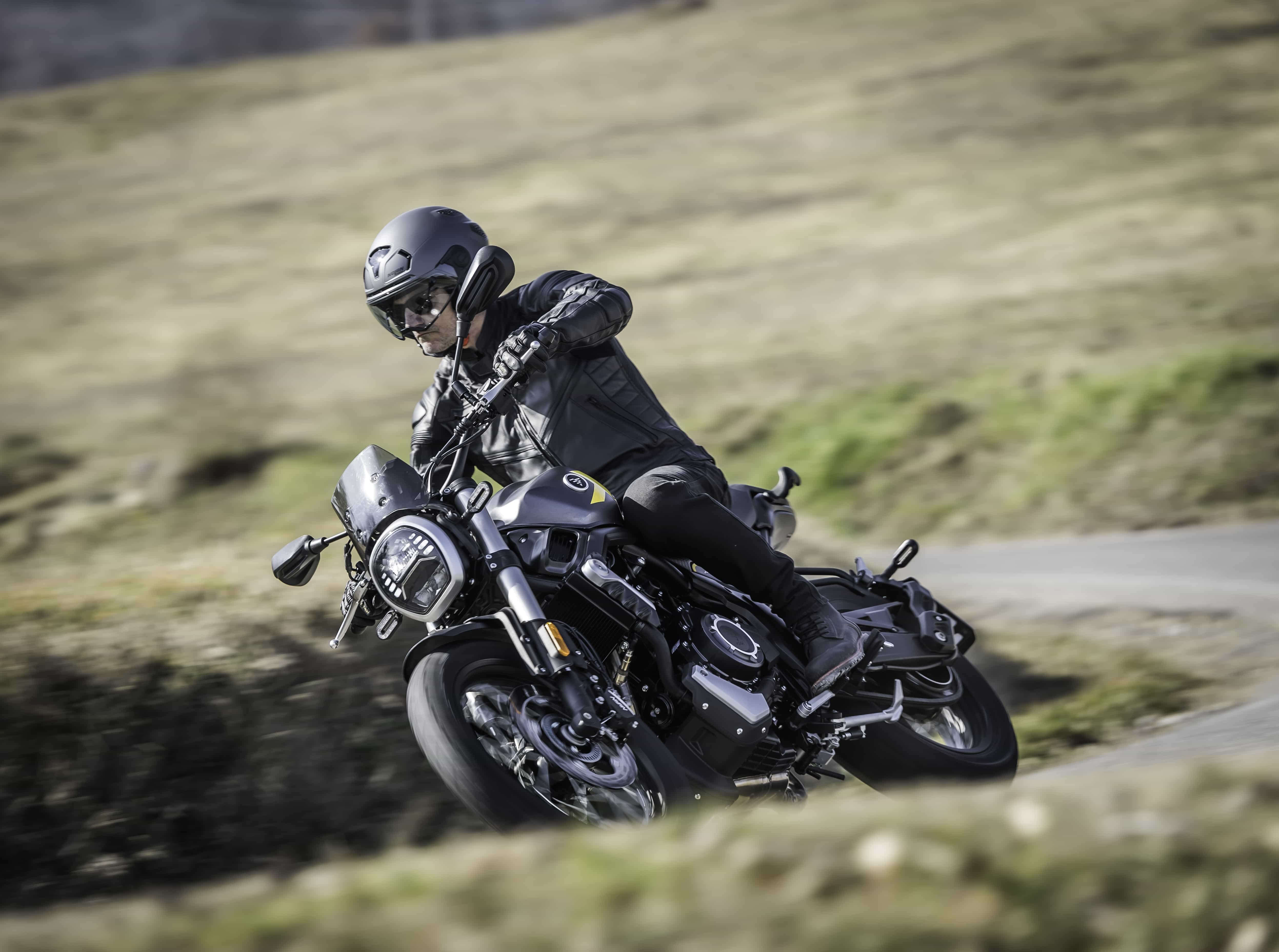 Test Ride Voge AC525X