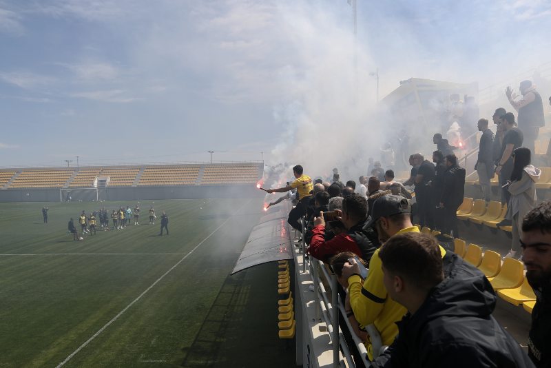 Ο κόσμος της ΑΕΚ στα Σπάτα