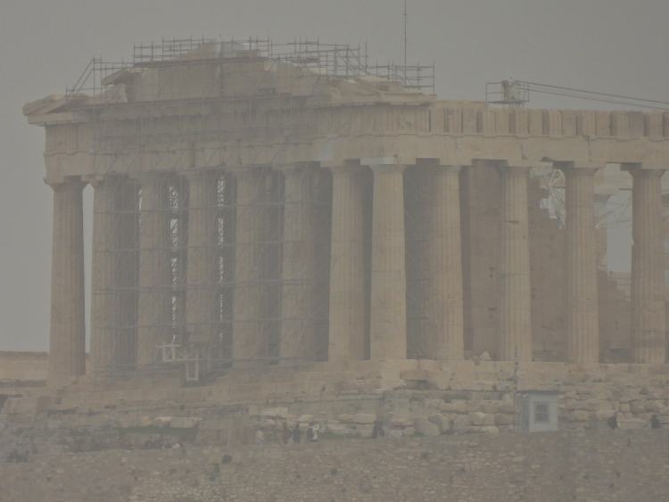 Η αφρικανική σκόνη «κάλυψε» την Ακρόπολη