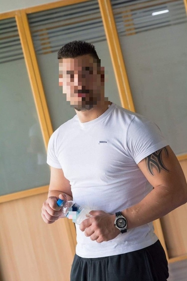 Ο «Αγαλματένιος»