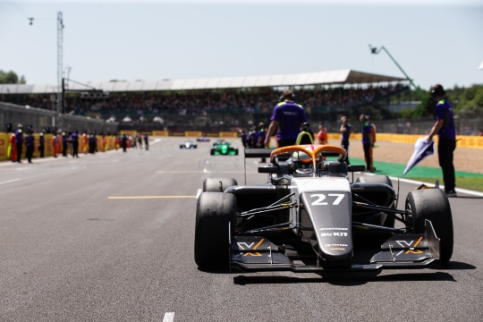 Η Αλις Πάουελ