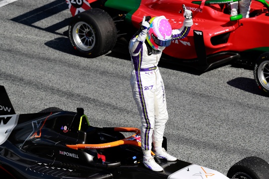 Η Αλις Πάουελ