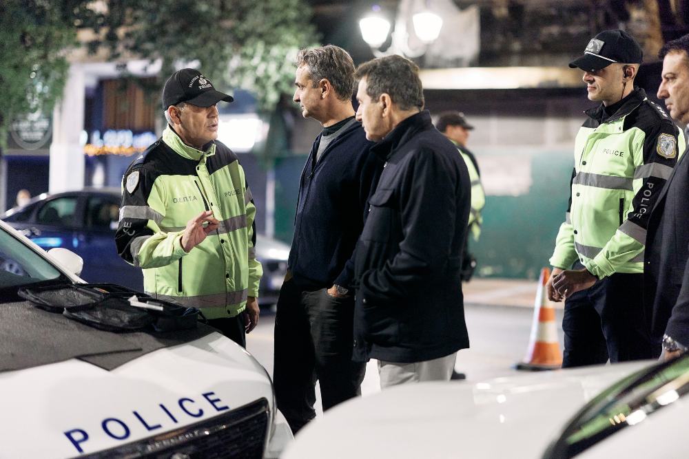 Ο Κυριάκος Μητσοτάκης έκανε αλκοτέστ στο κέντρο της Αθήνας