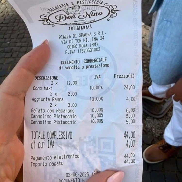 Ζευγάρι τουριστών πλήρωσε 44 για δύο παγωτά στη Ρώμη