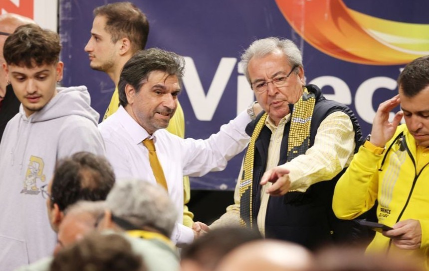 Ο Ευάγγελος Ασλανίδης στο ΑΕΚ-Ναντέρ