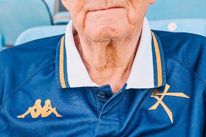 Η περσινή φανέλα της ομάδας. 