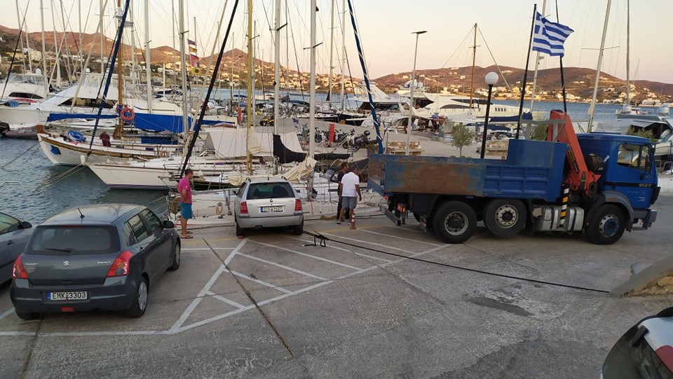 Αυτοκίνητο τράκαρε με ιστιοπλοϊκό 