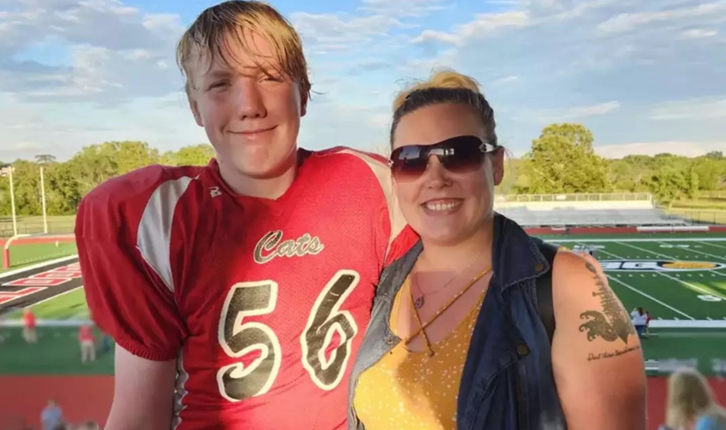 O Μουρ με τη μητέρα του