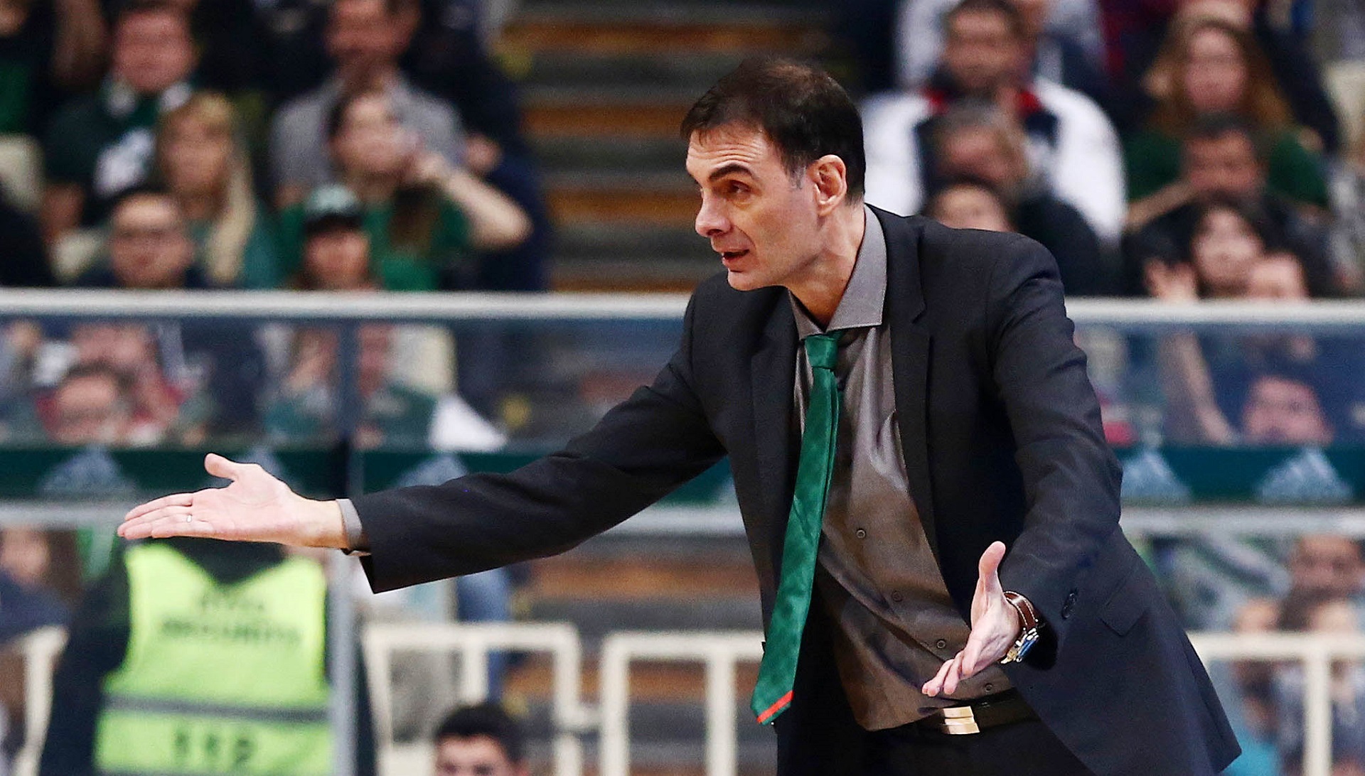 Ο Μπαρτζώκας στον πάγκο της Λοκομοτίβ Κουμπάν