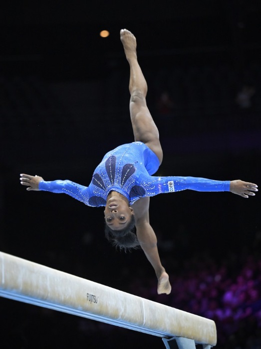 simone biles balance beam