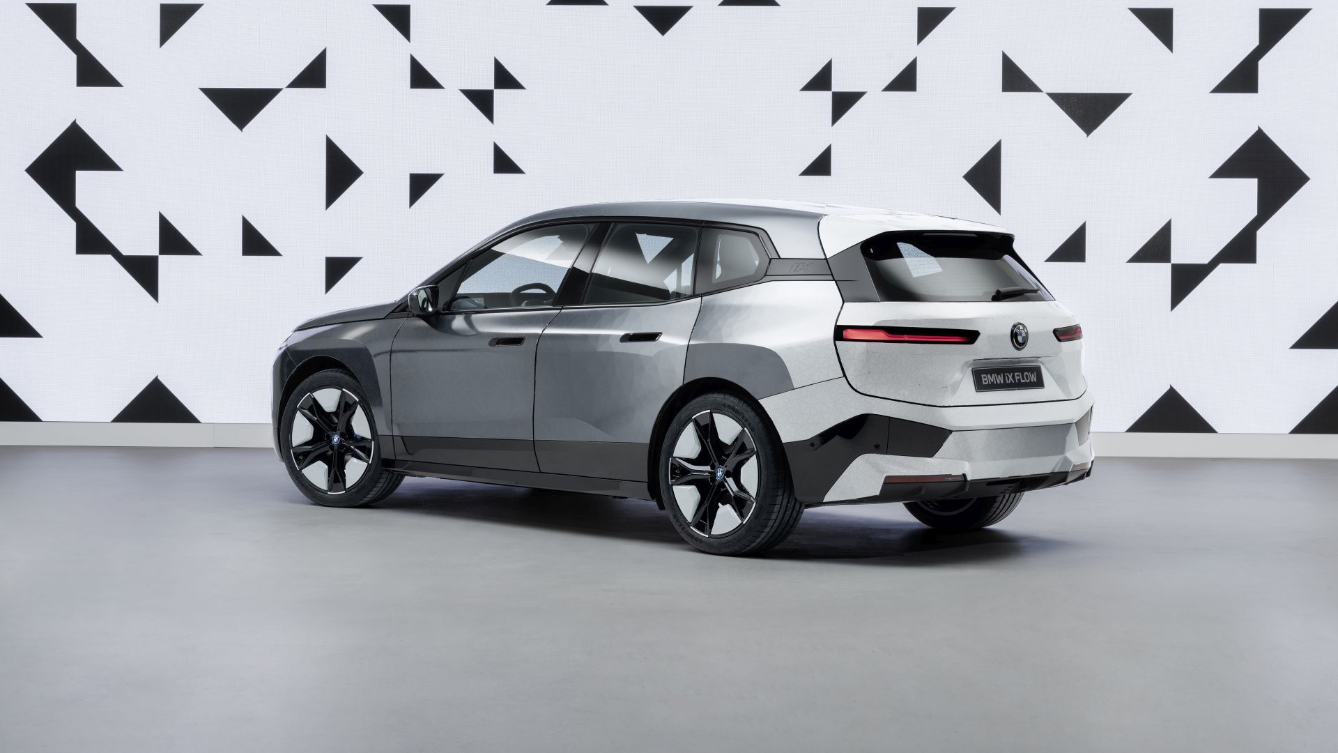 BMW iX Flow