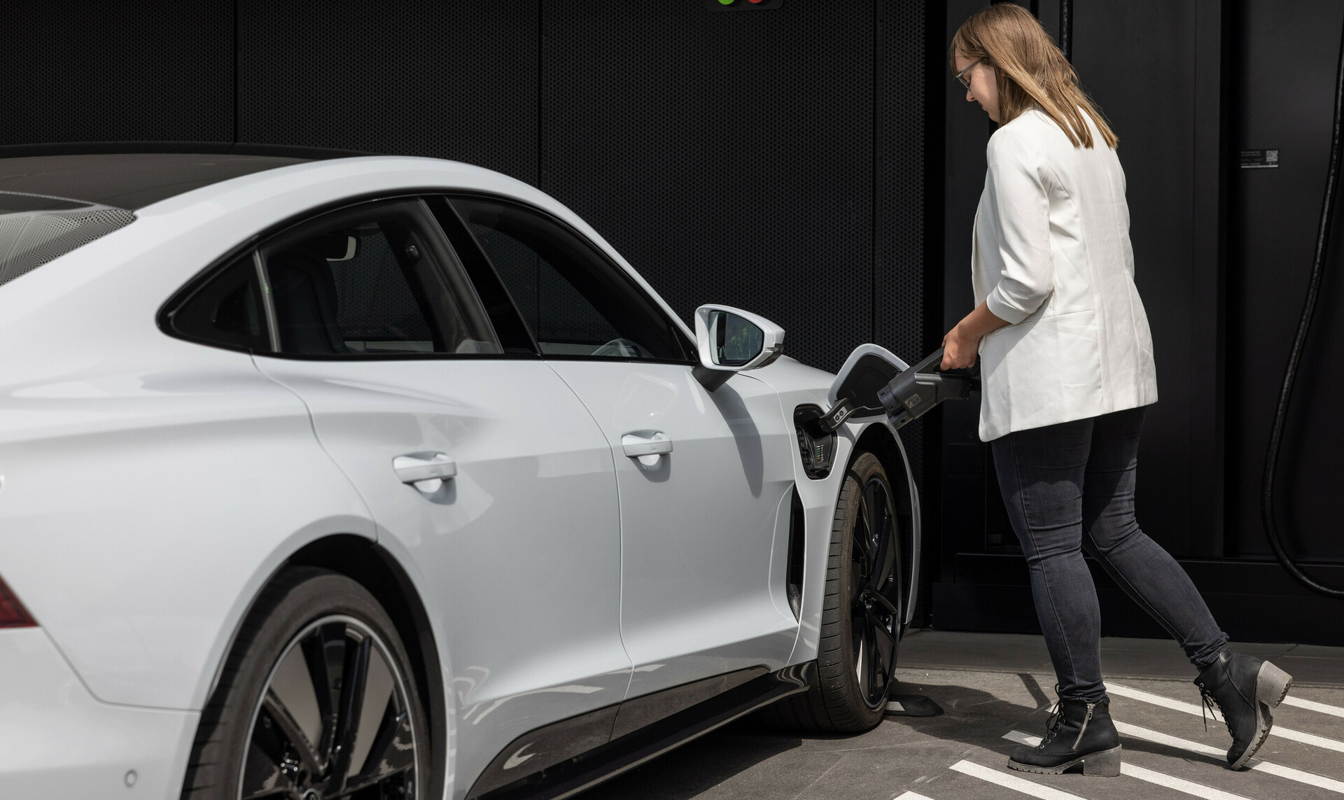 φόρτιση ηλεκτρικού αυτοκινήτου