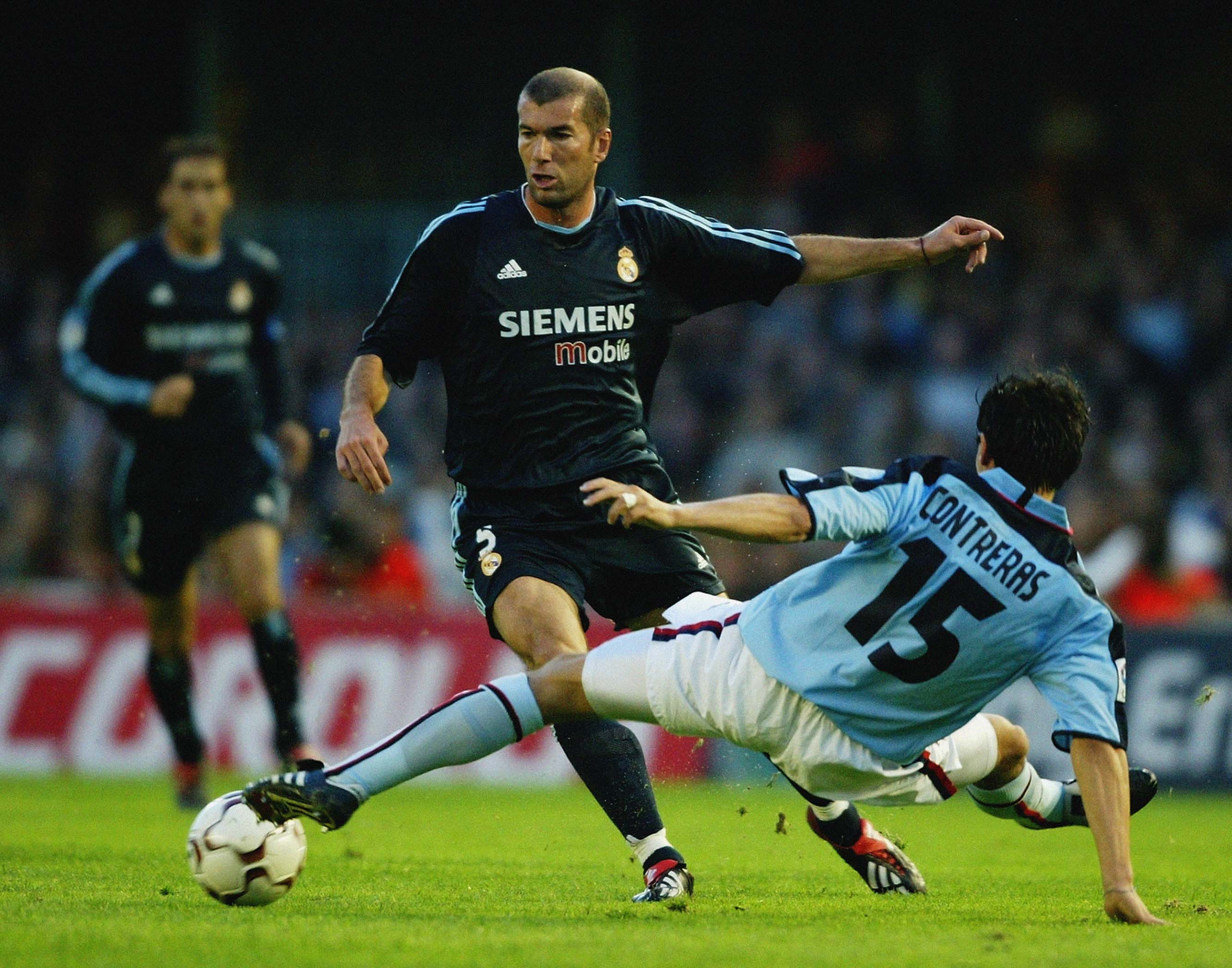 Ο Πάμπλο Κοντρέρας με τη φανέλα της Θέλτα κόντρα στον Ζινεντίν Ζιντάν